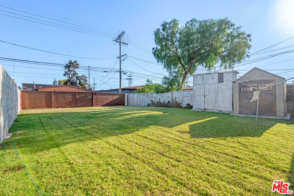 1110 E 107th Street Property Photo 38