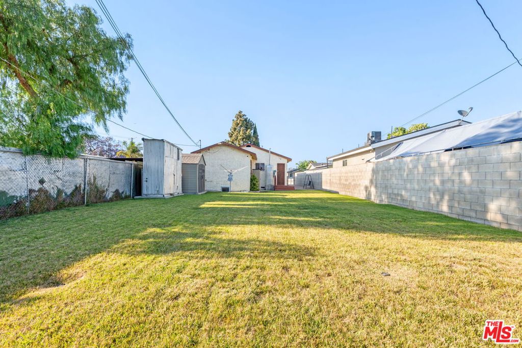 1110 E 107th Street Property Photo 40