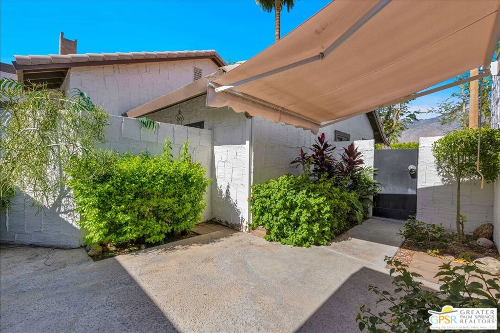 2234 S Linden Way D Property Photo 7