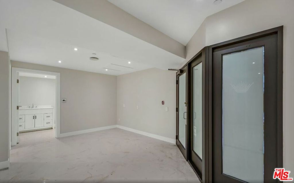 421 N Rodeo Drive Ter-ste Ta Property Photo 3