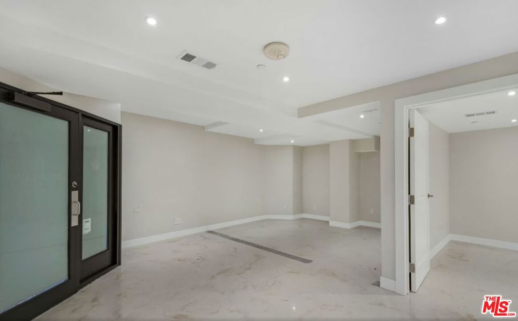 421 N Rodeo Drive Ter-ste Ta Property Photo 4