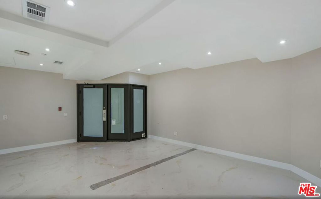 421 N Rodeo Drive Ter-ste Ta Property Photo 5