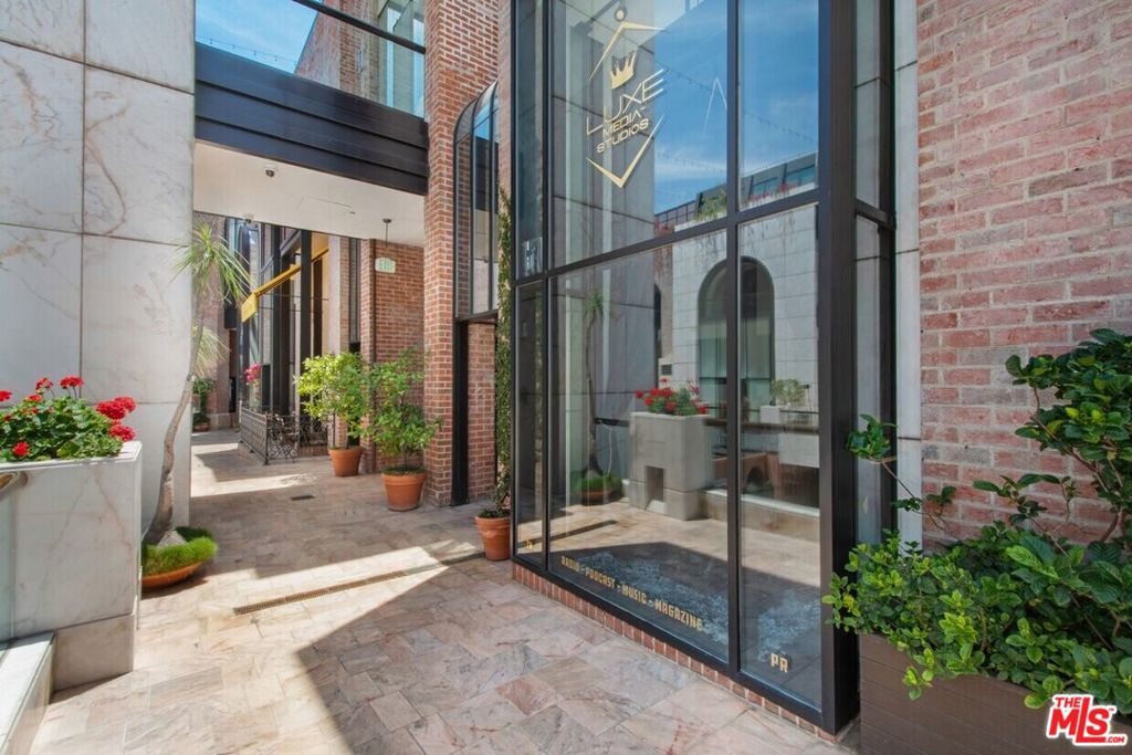 421 N Rodeo Drive S-1 Property Photo 1