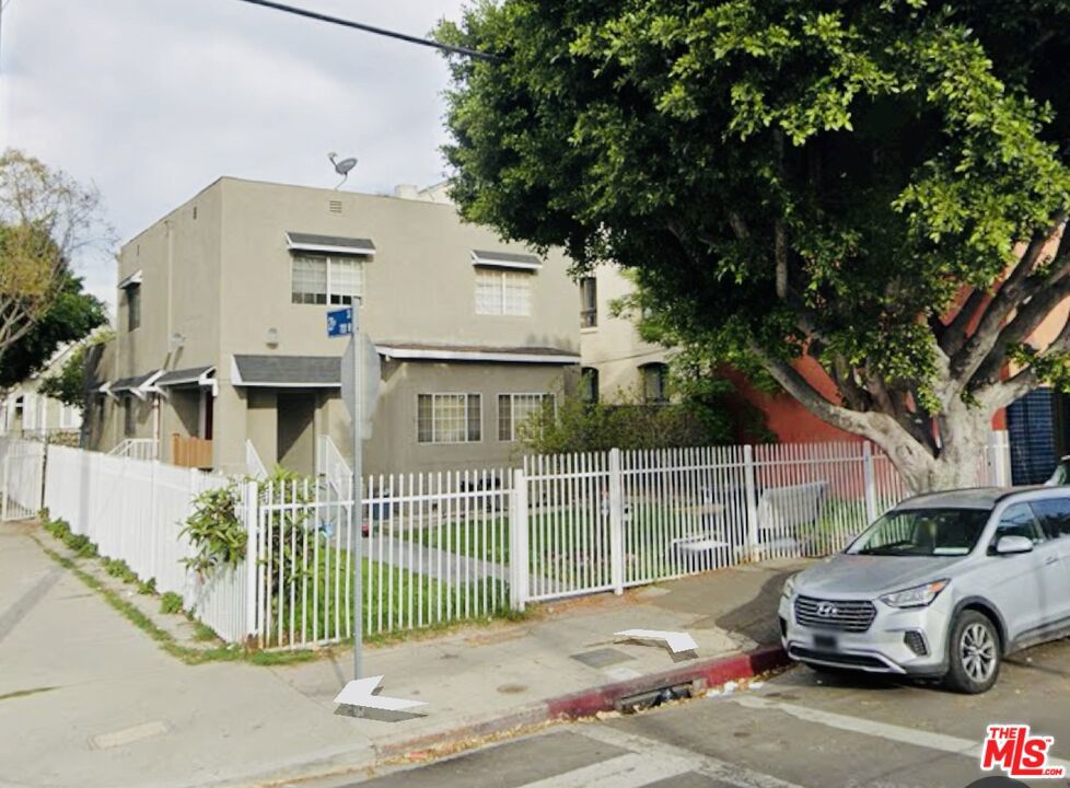 1981 Estrella Avenue Property Photo 1