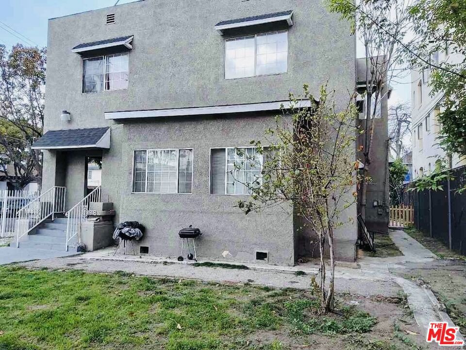 1981 Estrella Avenue Property Photo 2