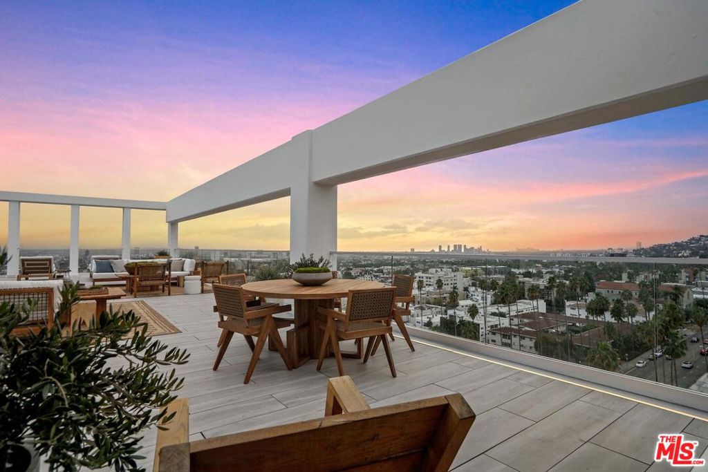 7135 Hollywood Boulevard Phw Property Photo 6