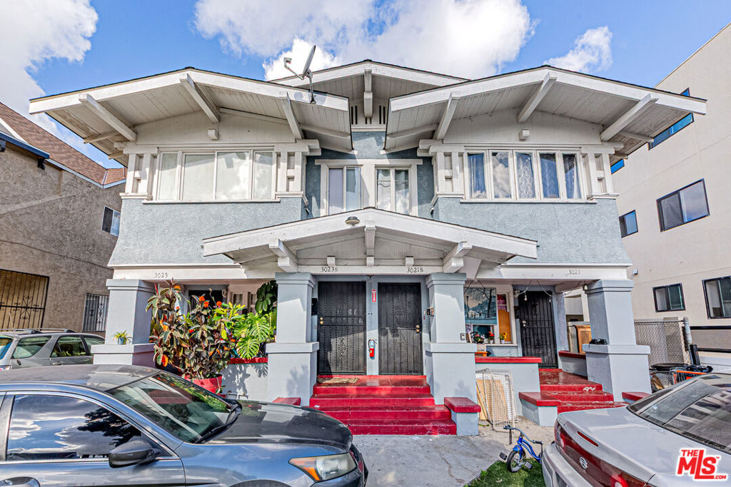 3021 Kenwood Avenue Property Photo 1