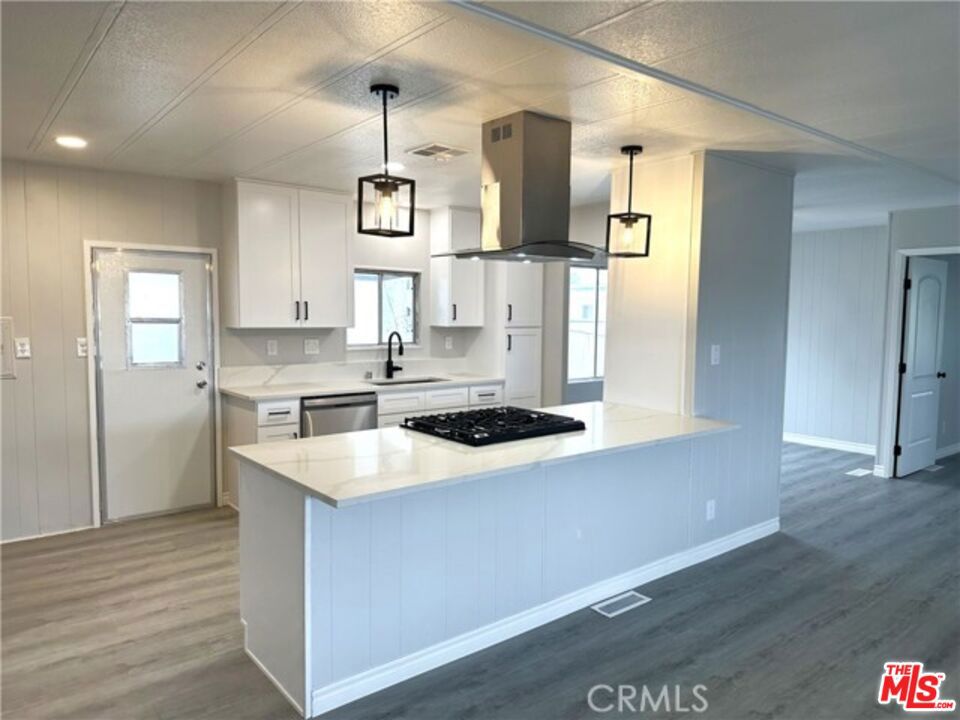9391 California Avenue 89 Property Photo 13