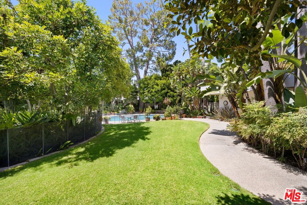 715 N Beverly Drive Property Photo 10