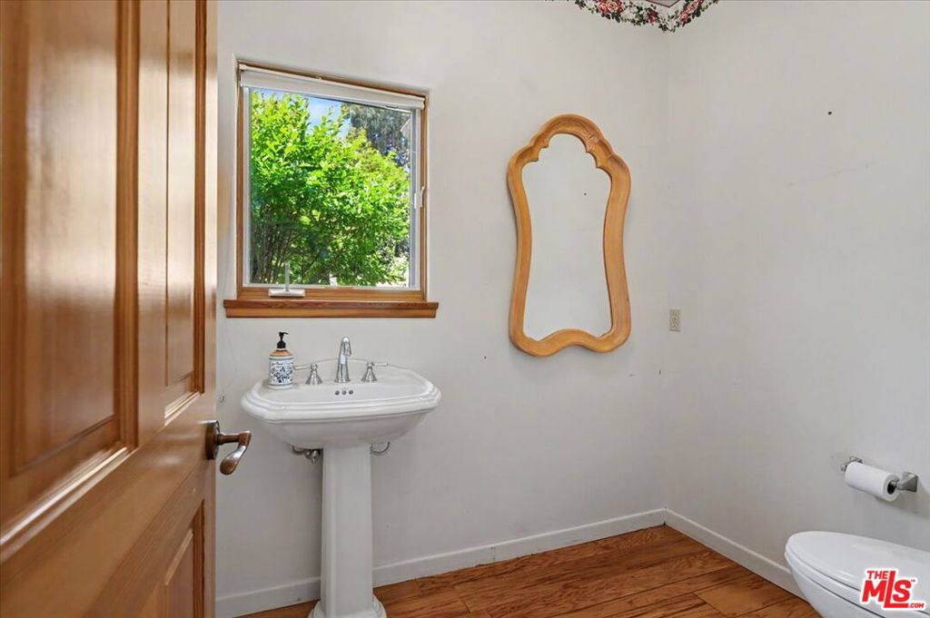 1611 Fredensborg Way Property Photo 20