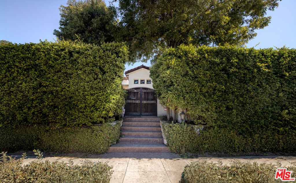 1000 S Citrus Avenue Property Photo 2