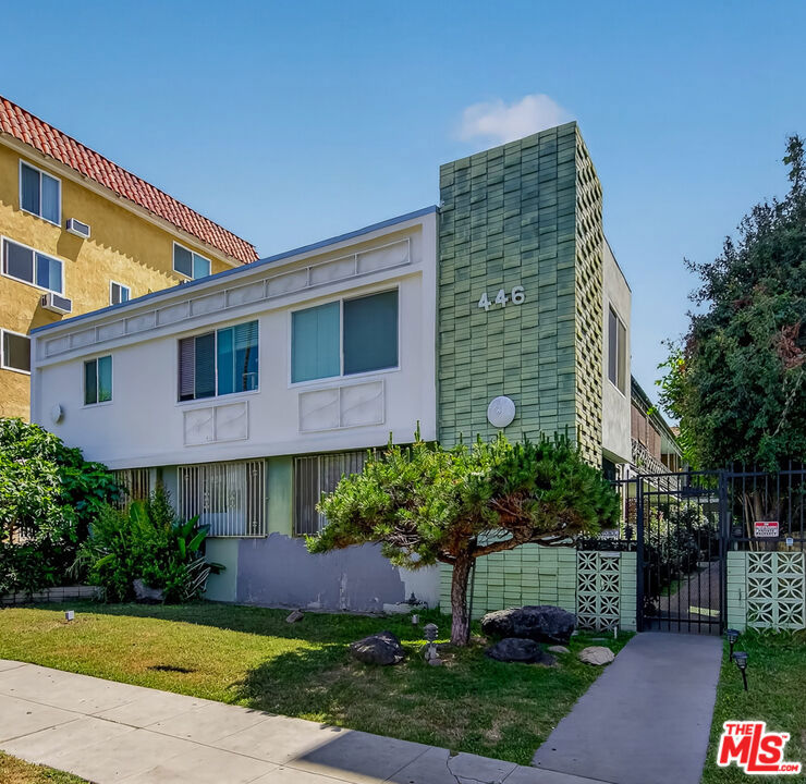 446 S St Andrews Place 2 Property Photo 1