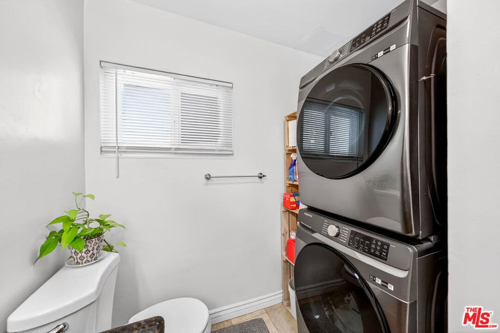 446 S St Andrews Place 2 Property Photo 13
