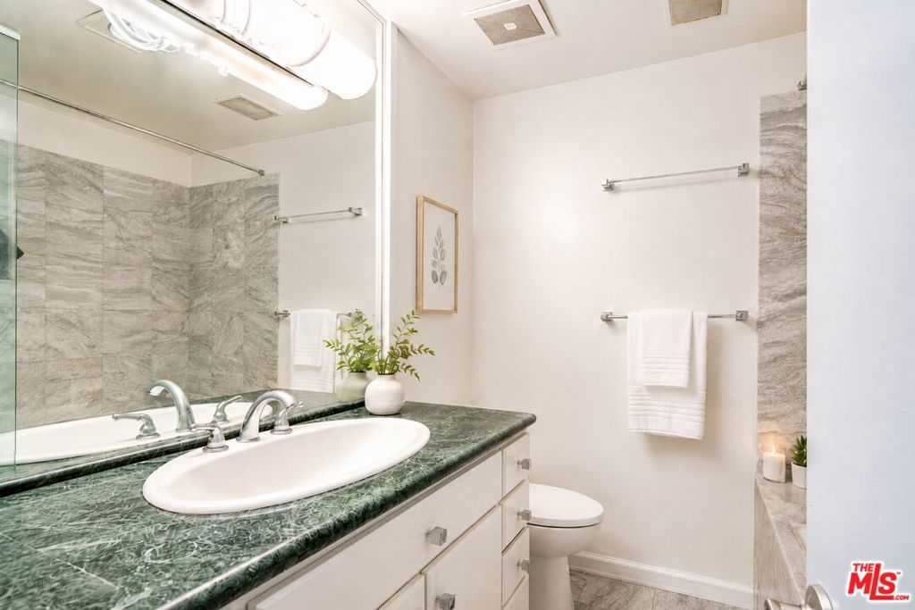 10751 Wilshire Boulevard 1206 Property Photo 7