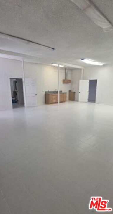 5151 S Western Avenue Property Photo 2