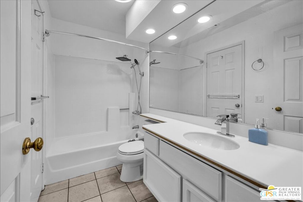 401 S El Cielo Road 157 Property Photo 16