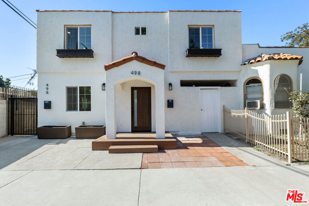 496 E 52nd Street Property Photo 1