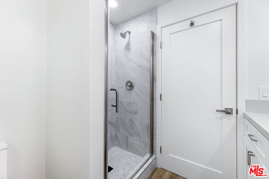 496 E 52nd Street Property Photo 42