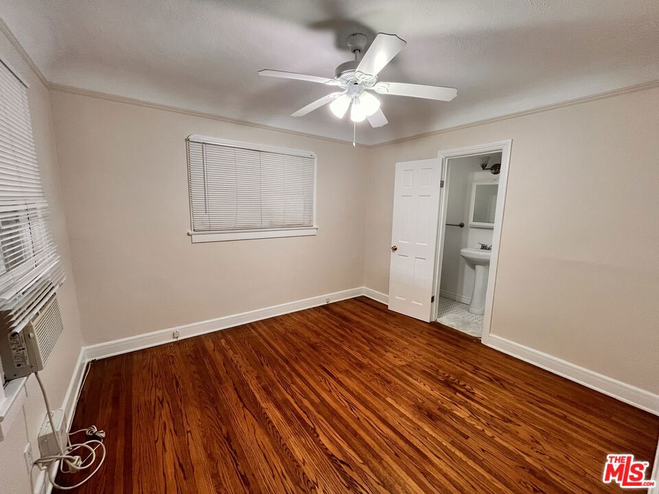 496 E 52nd Street Property Photo 51