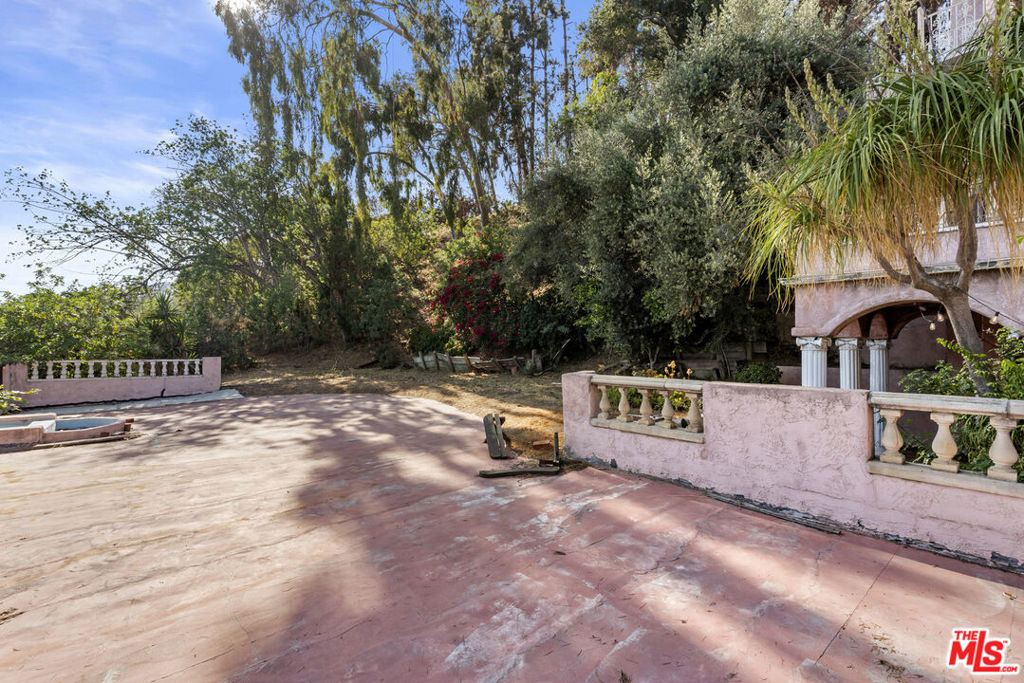 1830 N Sierra Bonita Avenue Property Photo 22