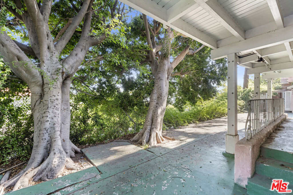 1830 N Sierra Bonita Avenue Property Photo 27