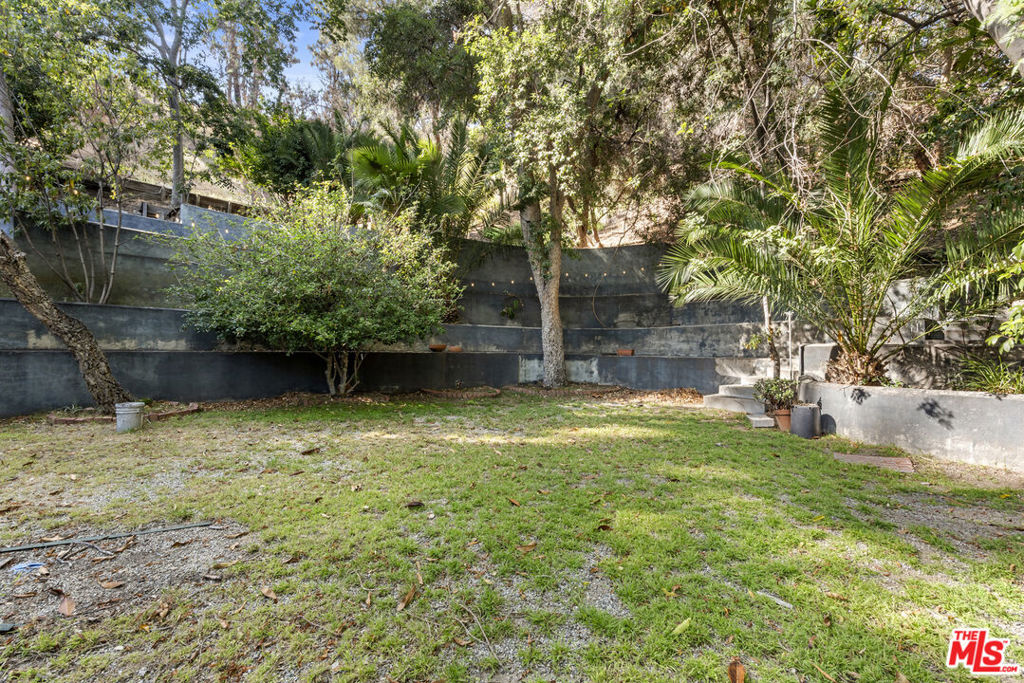 1830 N Sierra Bonita Avenue Property Photo 32