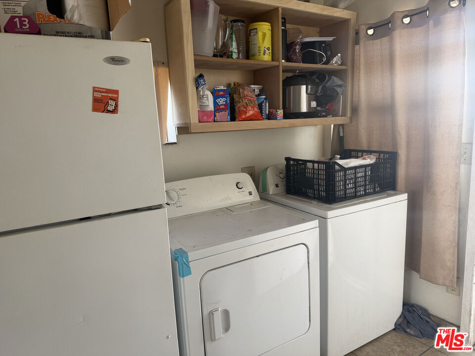 213 W 83rd Street Property Photo 6