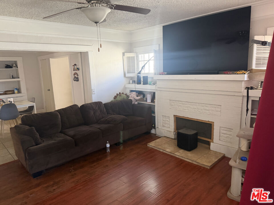 213 W 83rd Street Property Photo 13