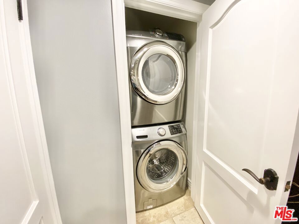 1135 Rexford Dr 102 Property Photo 8