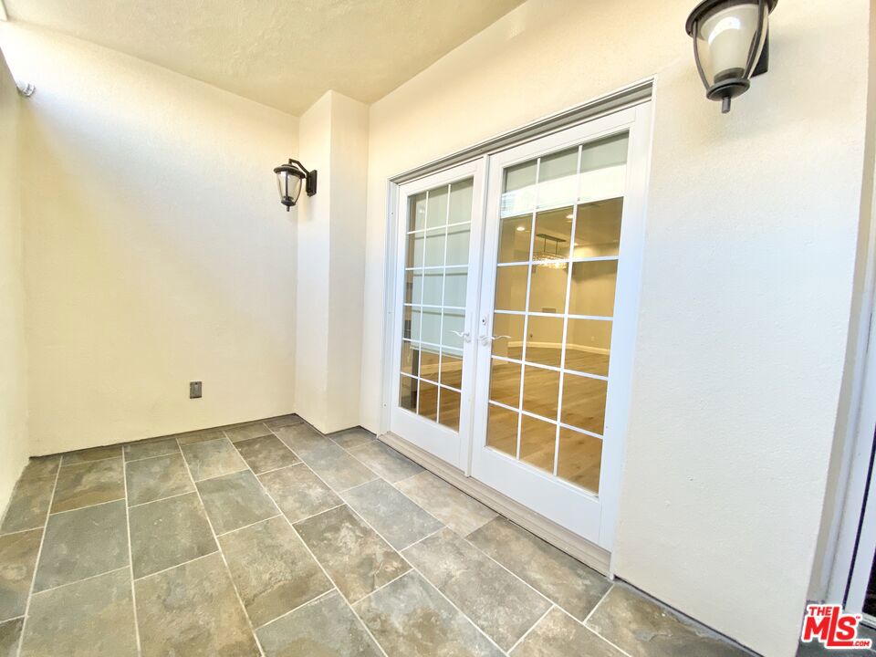 1135 Rexford Dr 102 Property Photo 10