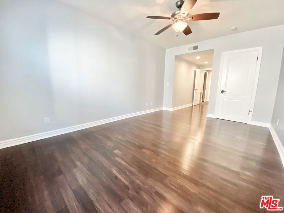 1135 Rexford Dr 102 Property Photo 12