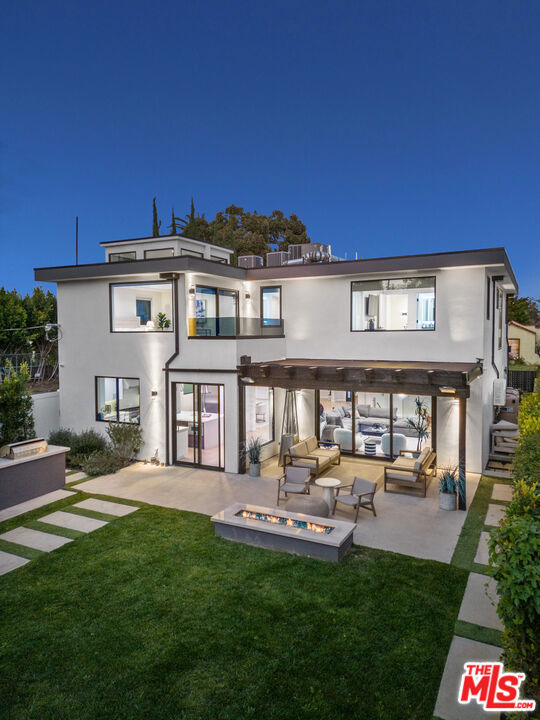 731 N Curson Avenue Property Photo 6