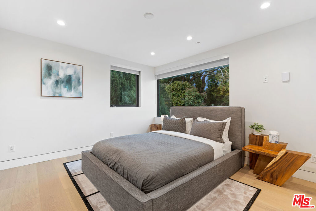 731 N Curson Avenue Property Photo 37