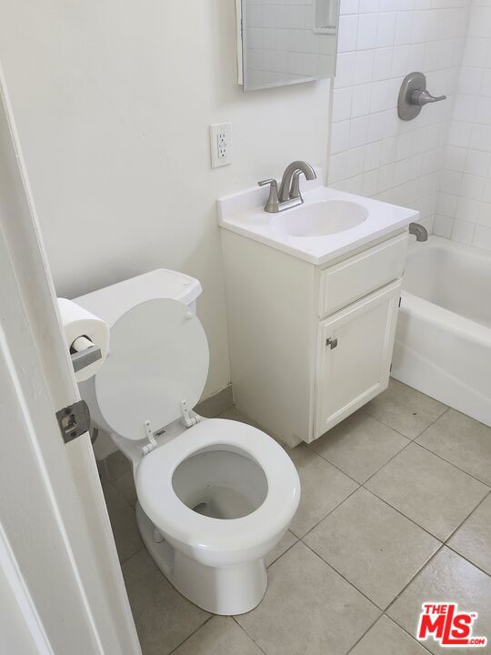 8261 Crenshaw Drive Property Photo 6