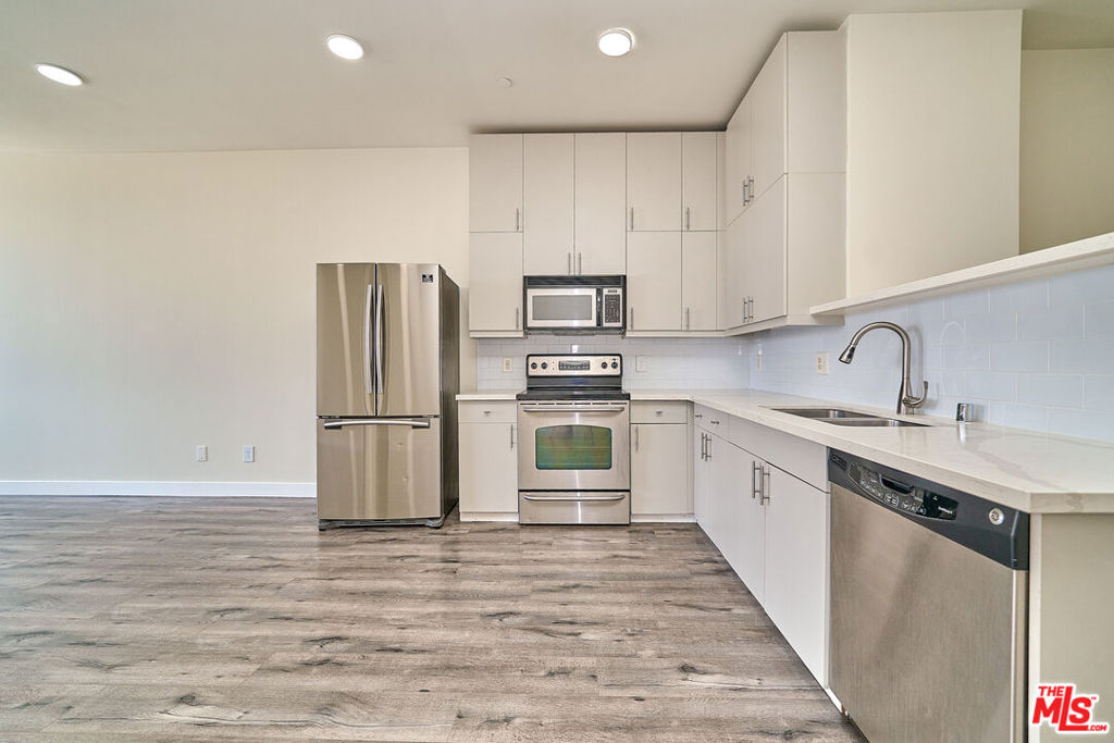 3810 Wilshire Boulevard 1001 Property Photo 12