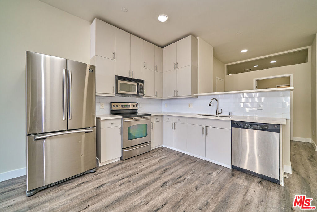 3810 Wilshire Boulevard 1001 Property Photo 13