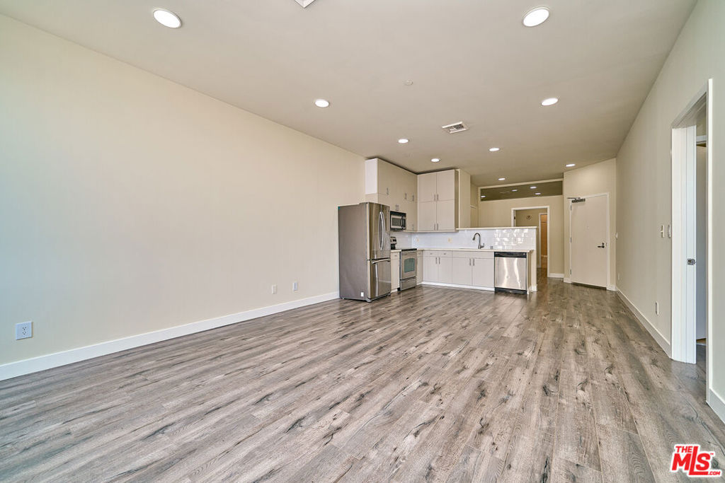 3810 Wilshire Boulevard 1001 Property Photo 18