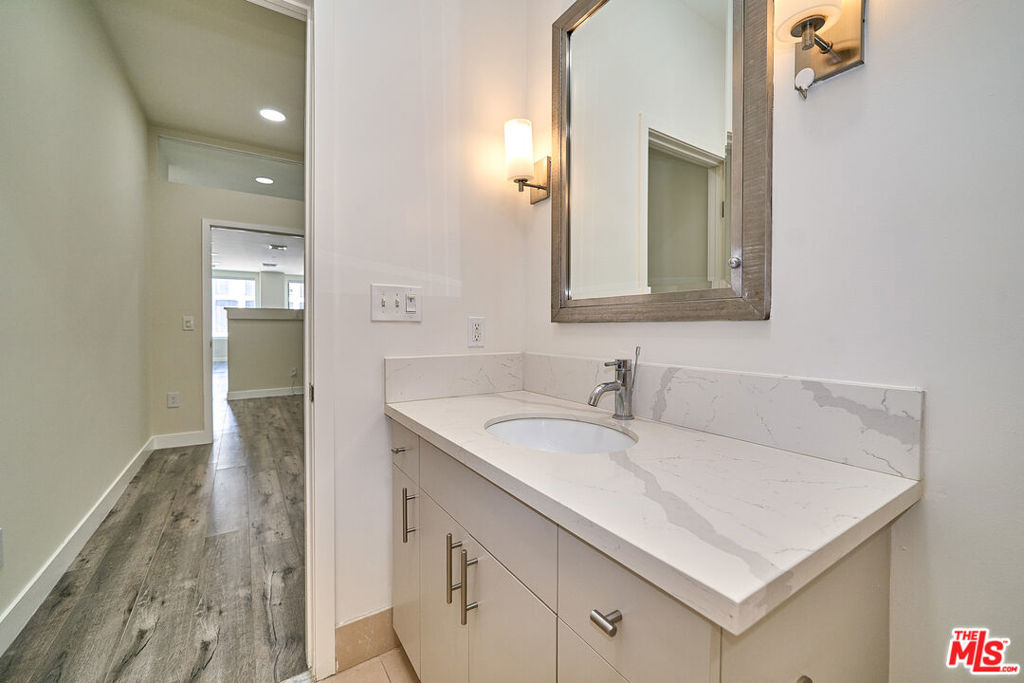 3810 Wilshire Boulevard 1001 Property Photo 26