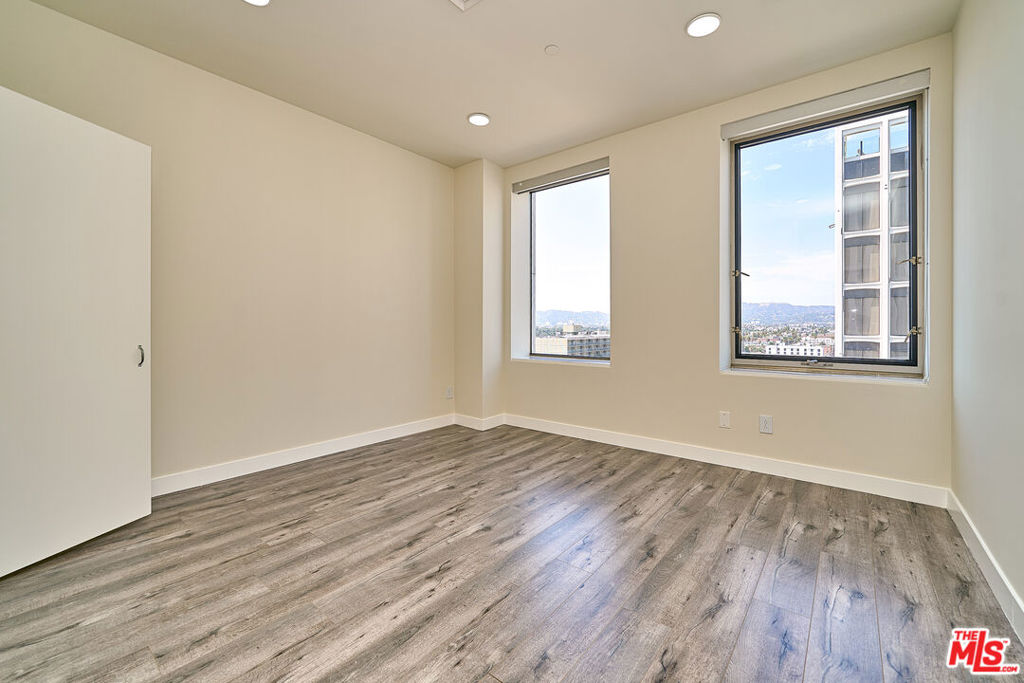 3810 Wilshire Boulevard 1001 Property Photo 28