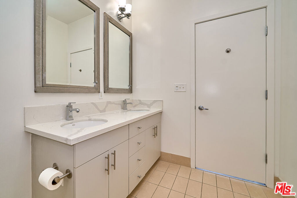 3810 Wilshire Boulevard 1001 Property Photo 35