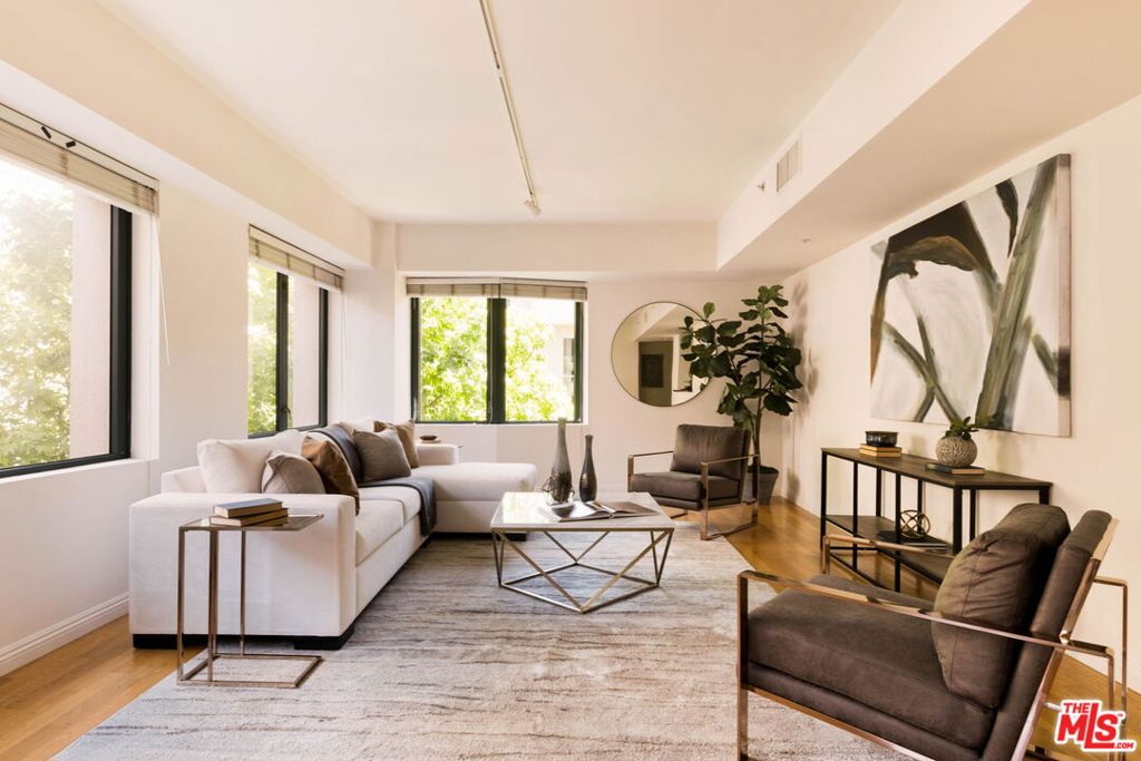 10520 Wilshire Boulevard 303 Property Photo 5
