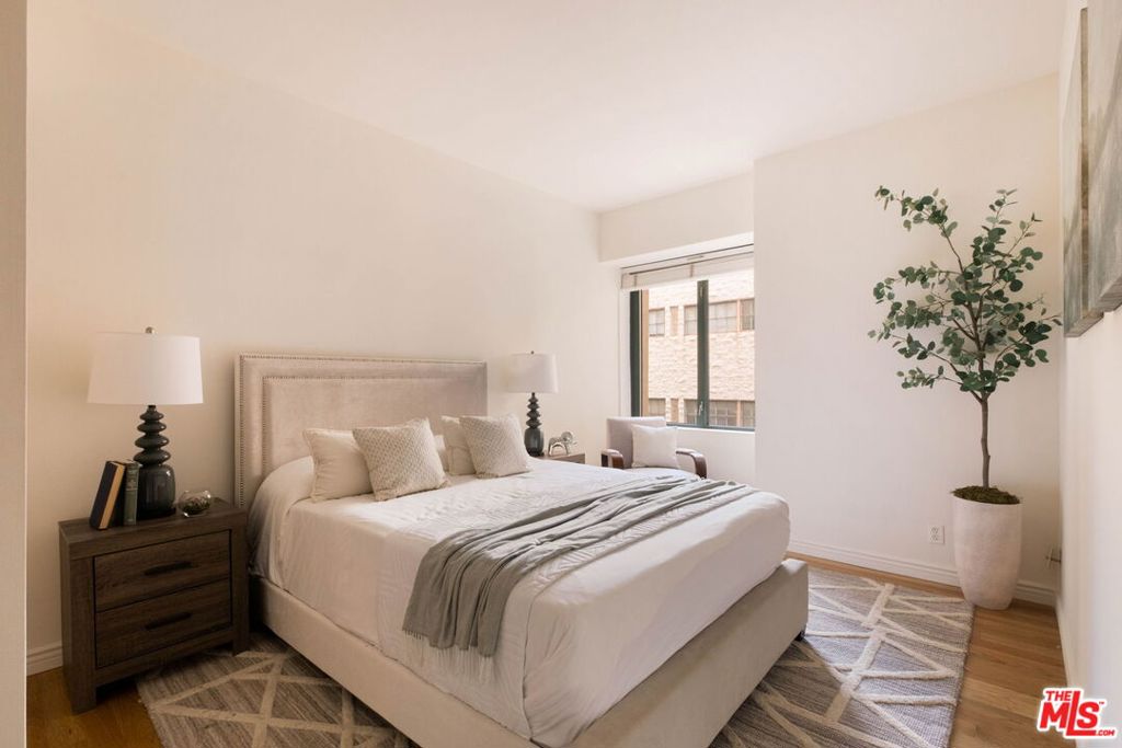 10520 Wilshire Boulevard 303 Property Photo 15