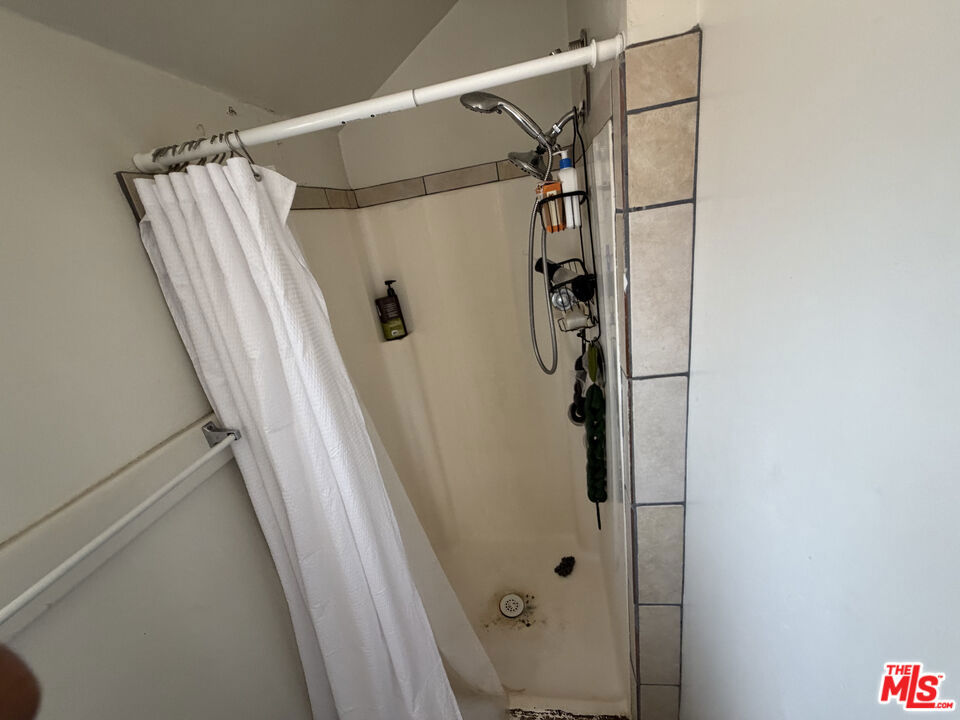 1140 W 51st Place Property Photo 18
