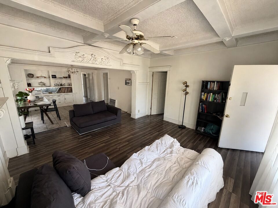 1140 W 51st Place Property Photo 20