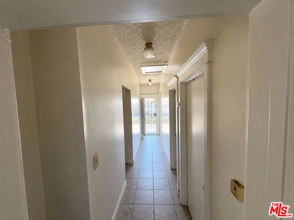 1140 W 51st Place Property Photo 21
