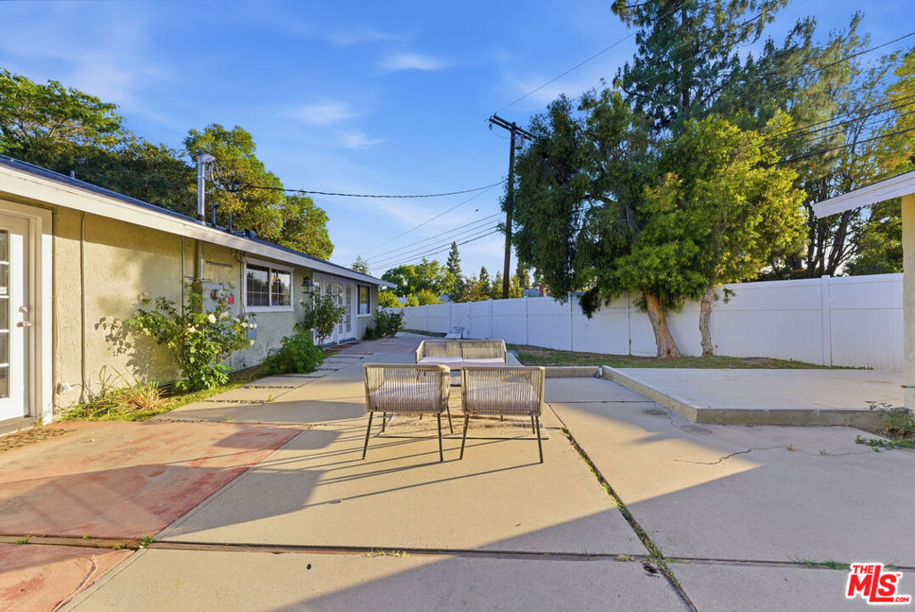 18445 Los Alimos Street Property Photo 26