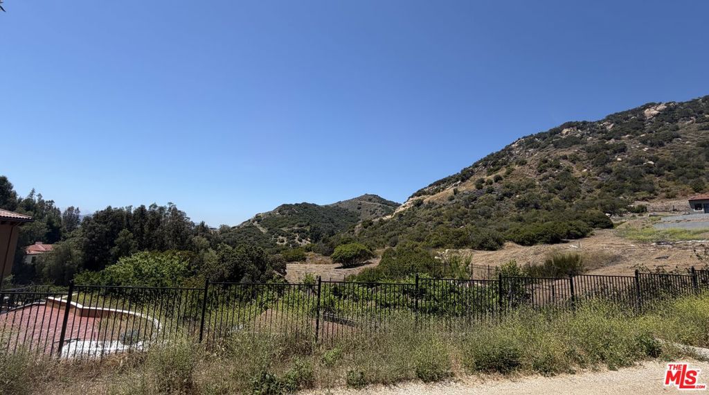 2116 Stunt Road Property Photo 2