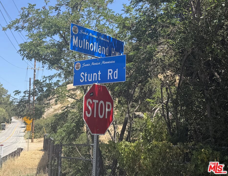2116 Stunt Road Property Photo 3