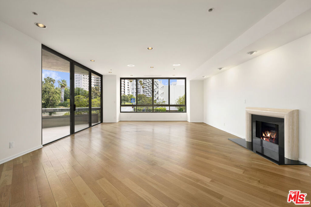 10430 Wilshire Boulevard 202 Property Photo 3