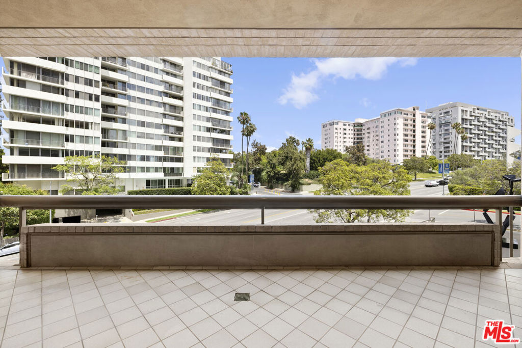 10430 Wilshire Boulevard 202 Property Photo 7
